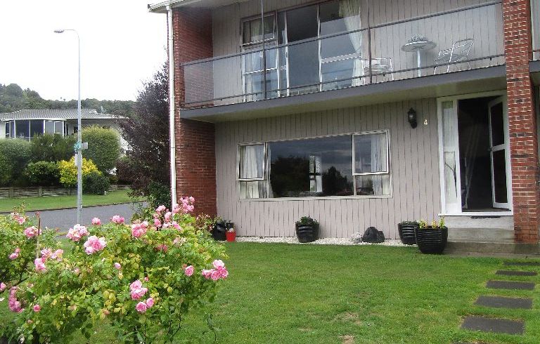  at 4/13 Alberta Street, Acacia Bay, Taupo