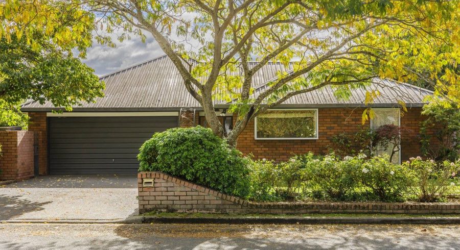  at 2 Dalefield Drive, Cashmere, Christchurch