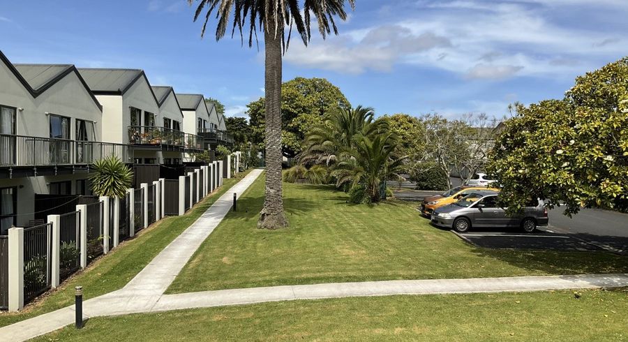  at 22/437B  Albany Highway, Albany, North Shore City, Auckland