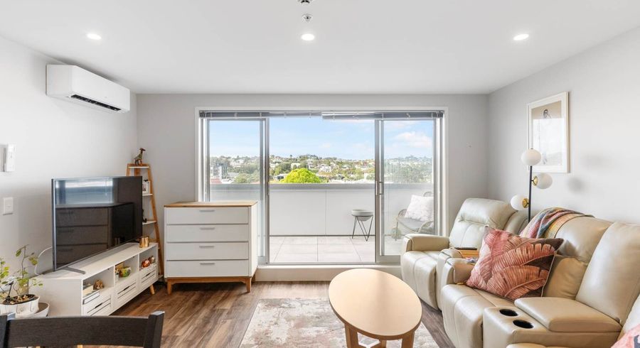  at 403/25 Bute Road, Browns Bay, Auckland
