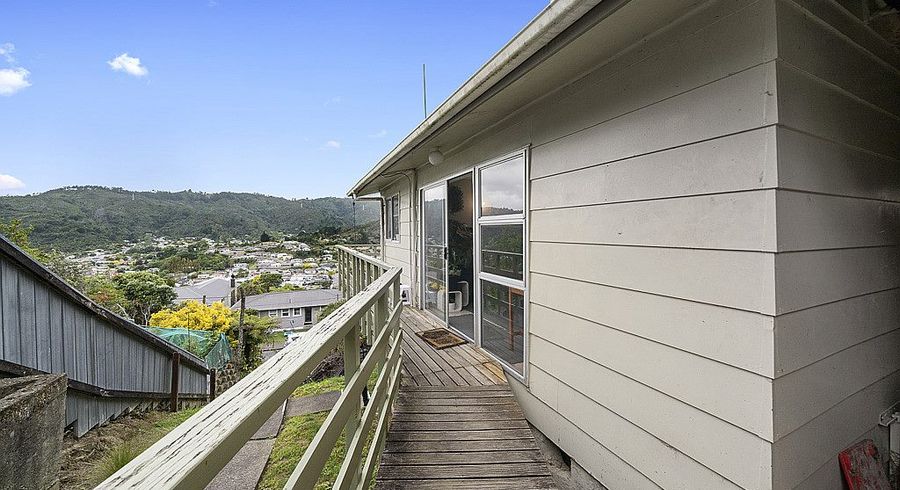  at B/15 Gribble Grove, Stokes Valley, Lower Hutt