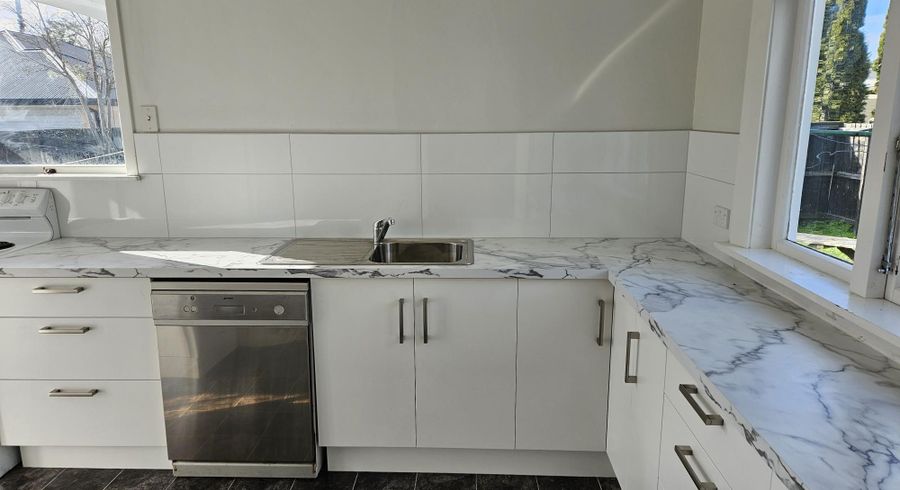  at 18 Sumner Street, Spreydon, Christchurch