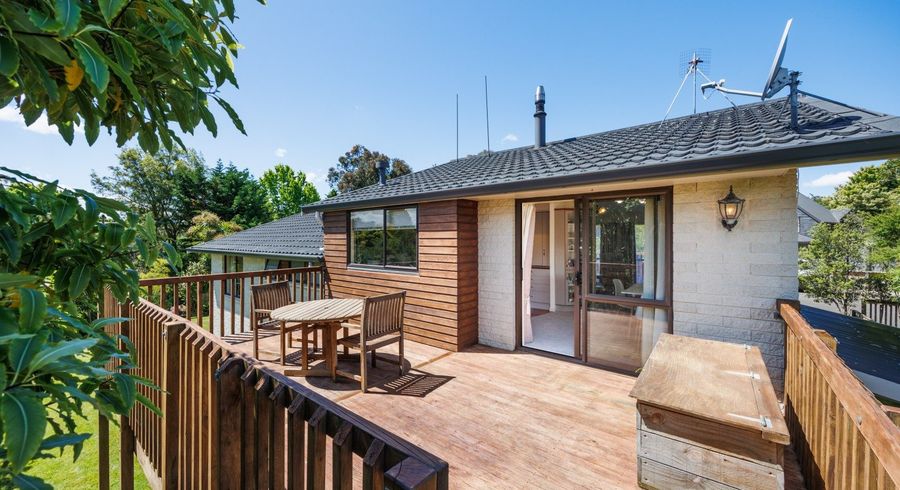  at 9 Hillgrove Place, Fitzherbert, Palmerston North