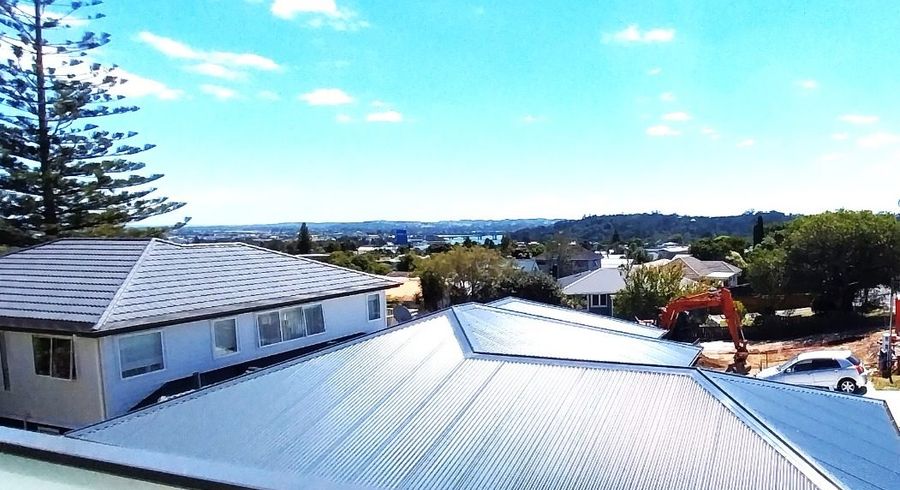  at 8/264 Rangatira Road, Beach Haven, Auckland