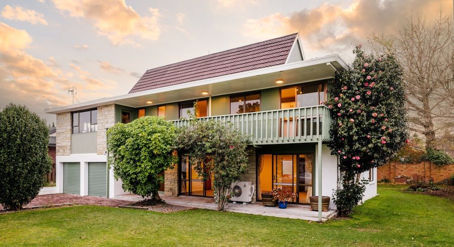  at 6 Upham Place, Chartwell, Hamilton