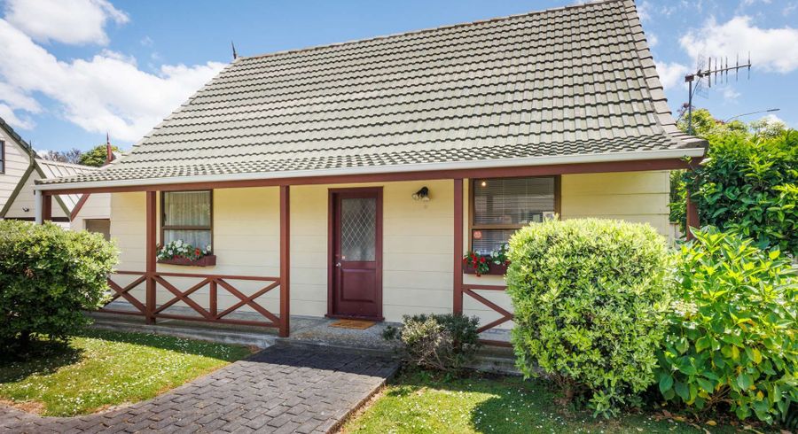  at 186 Amberley Avenue, Highbury, Palmerston North