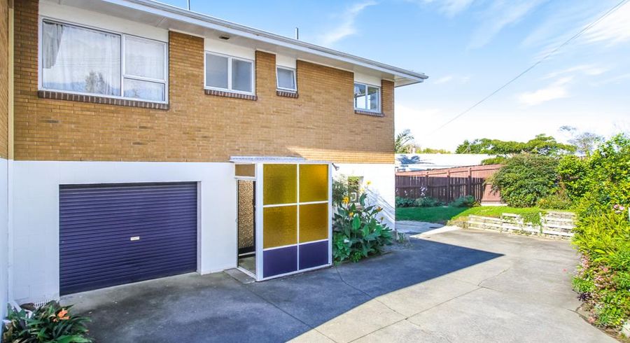  at 4/100 Titirangi Road, New Lynn, Auckland