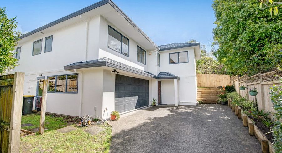  at 2/9 Mossop Rise, Glenfield, Auckland