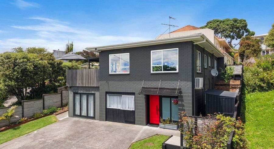  at 1/18 Mizpah Road, Torbay, Auckland