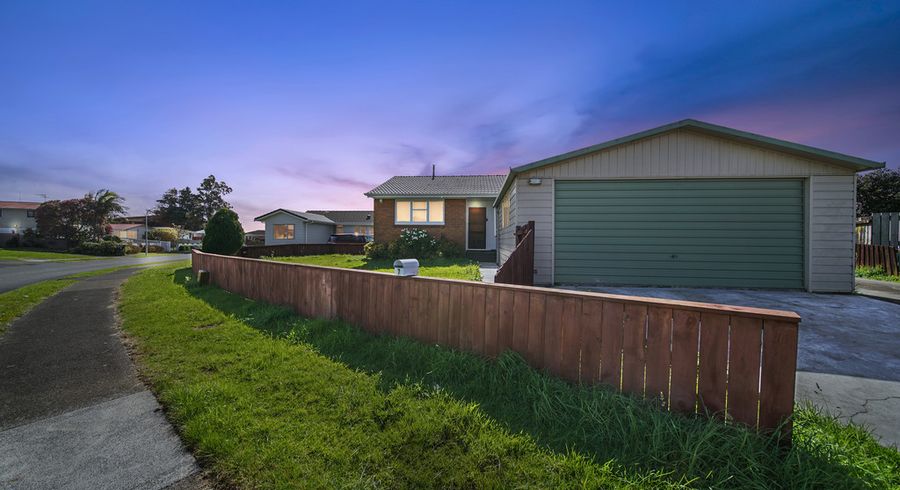  at 7 Windrush Close, Mangere, Auckland