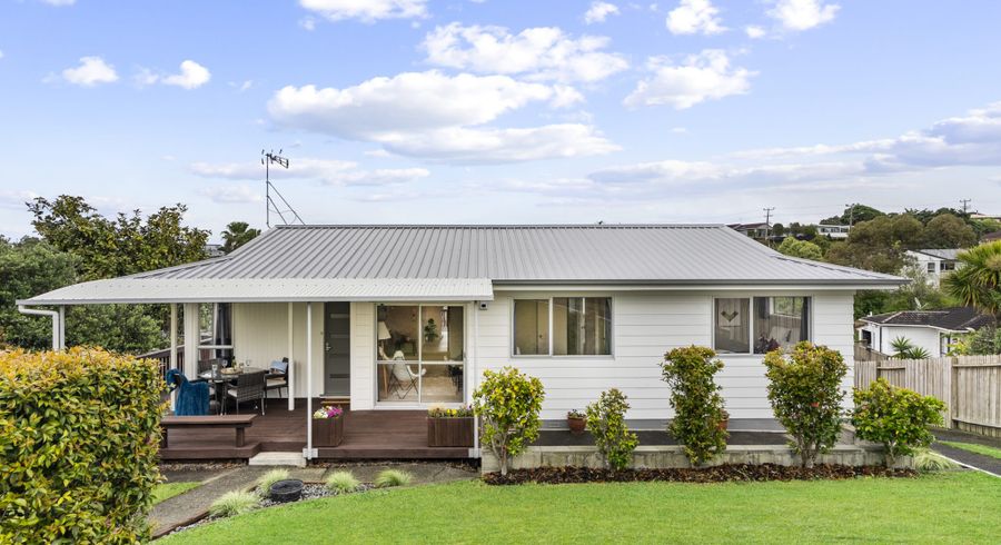  at 8 Babington Place, Torbay, North Shore City, Auckland