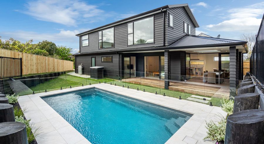  at 9 McBreen Avenue, Northcote, Auckland