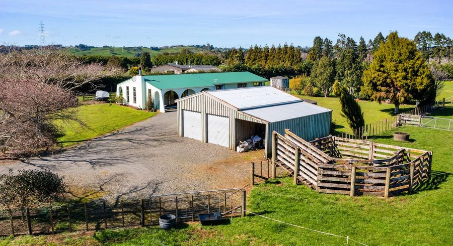  at 552 Mountain Road, Lepperton, New Plymouth