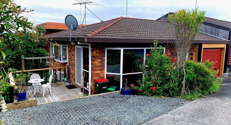  at 4/74 West Coast Road, Glen Eden, Auckland