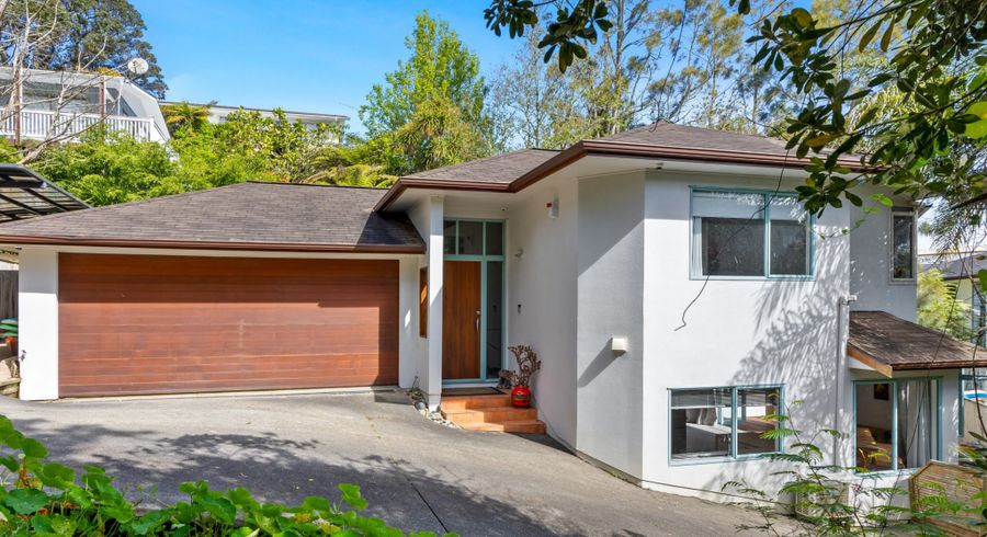  at 1/992 East Coast Road, Northcross, Auckland