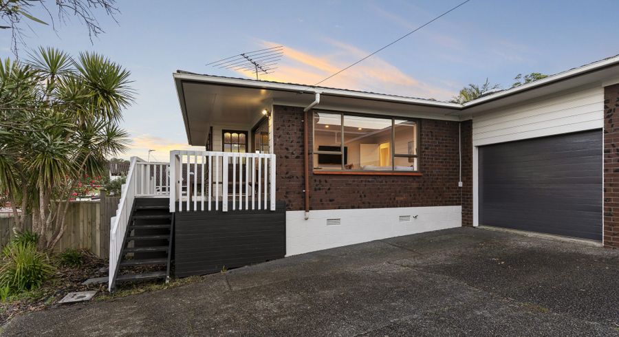  at 2/42 Raleigh Road, Northcote, Auckland