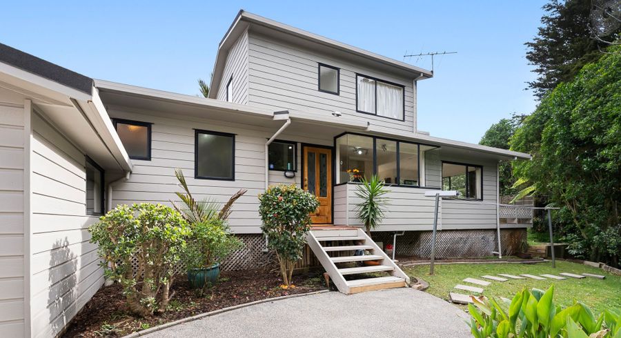  at 99A Redoubt Road, Goodwood Heights, Manukau City, Auckland