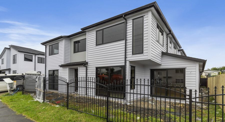  at 12 Mervan Street, Mangere East, Auckland