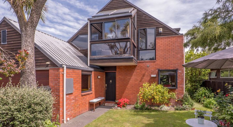  at 2/180 Main Road, Redcliffs, Christchurch City, Canterbury