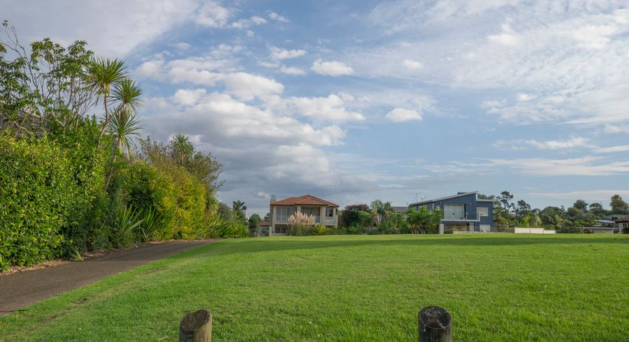  at 90 Marine Parade, Mellons Bay, Auckland