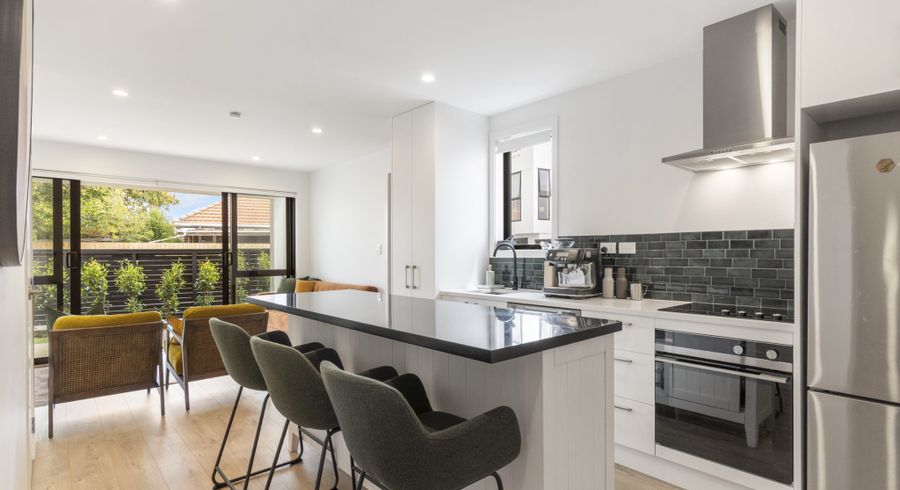 at 5/2 Riversdale Road, Avondale, Auckland