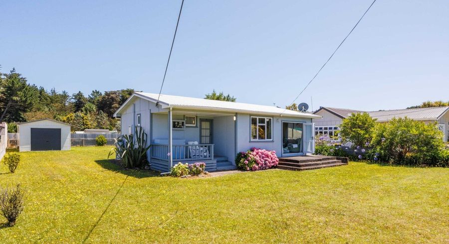  at 72 Nash Parade, Foxton Beach, Horowhenua, Manawatu / Whanganui
