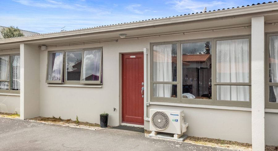  at 8E Ford Street, Hamilton East, Hamilton