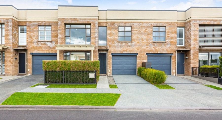  at 18 Purchas Hill Drive, Stonefields, Auckland