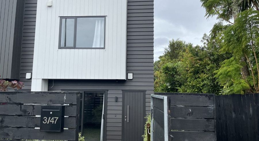  at 3/47 Awaroa Road, Sunnyvale, Auckland