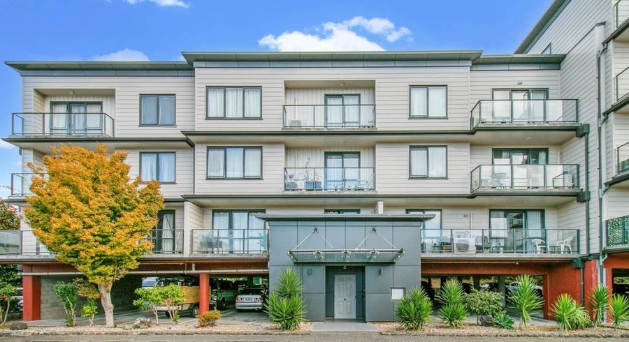  at 20/68 Mountain Road, Mount Wellington, Auckland