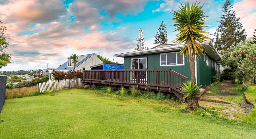  at 2/15 Seabar Place, Glen Eden, Waitakere City, Auckland