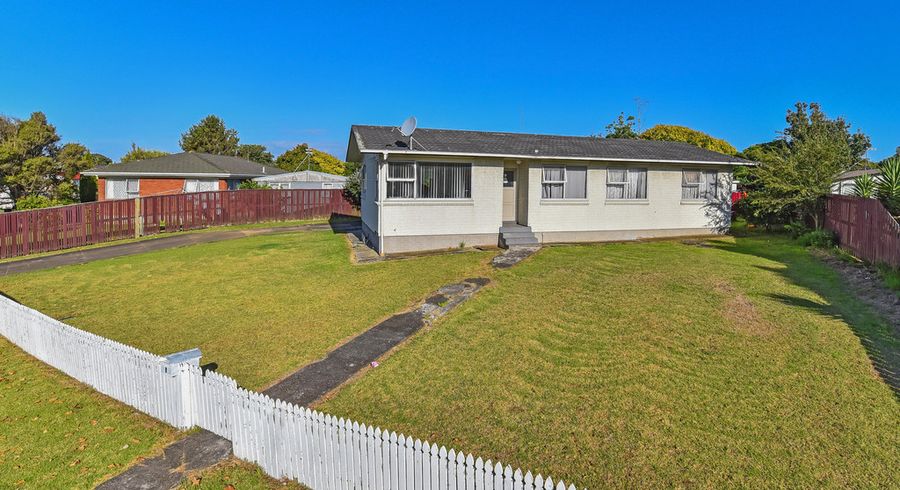  at 6 Staverton Crescent, Mangere, Auckland