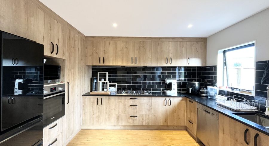  at 42 Bordeaux Parade, Te Atatu South, Waitakere City, Auckland