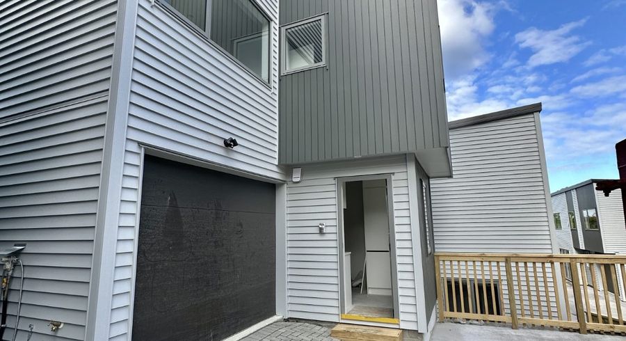  at 4/11 Celeste Place, Glenfield, North Shore City, Auckland