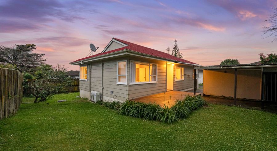  at 2/17 Anglers Way, Wattle Downs, Manukau City, Auckland