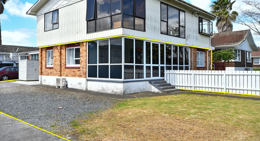 at 1/52 Great South Road, Papatoetoe, Auckland