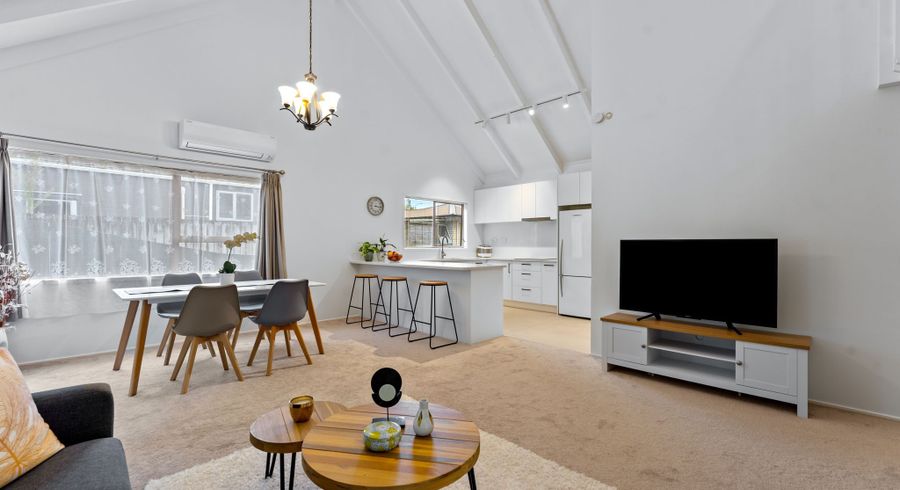  at 2/1 Trelawny Place, Hillcrest, North Shore City, Auckland