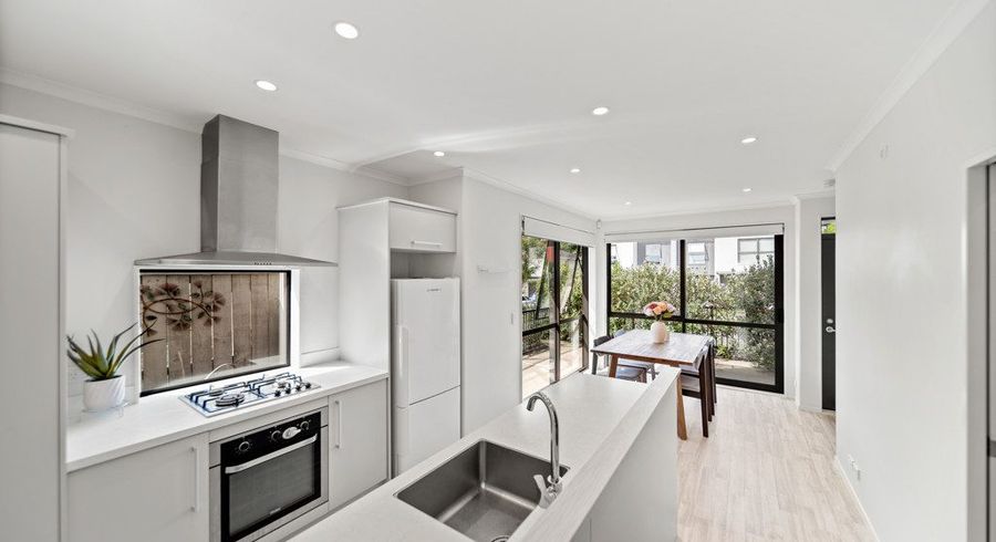  at 37 Matairangi Avenue, Totara Heights, Auckland