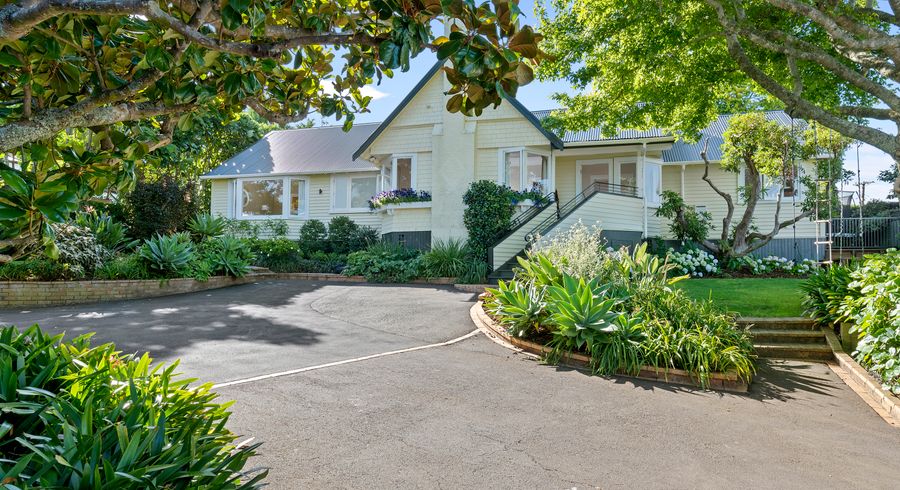  at 16 Bridge View Road, Birkenhead, Auckland