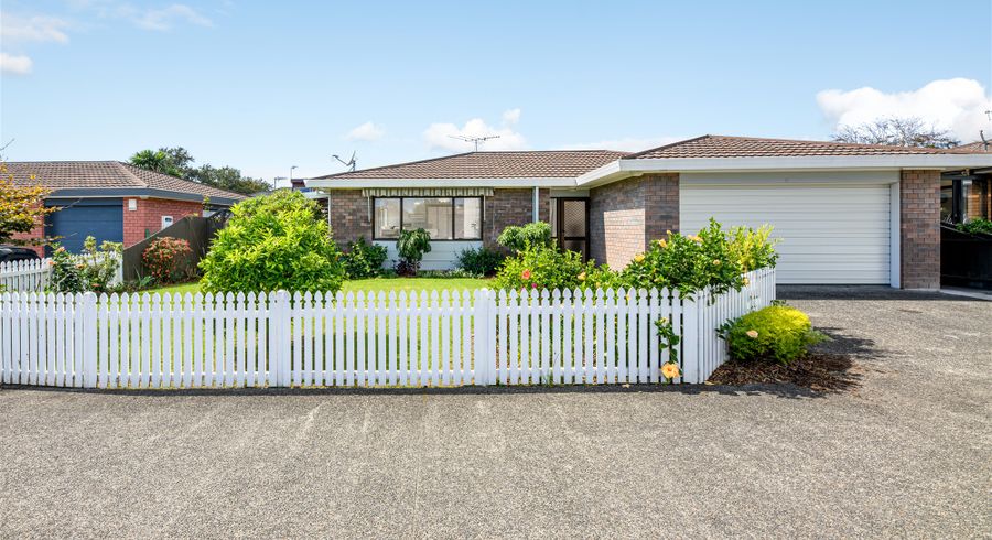  at 4/39 Swanson Road, Henderson, Auckland