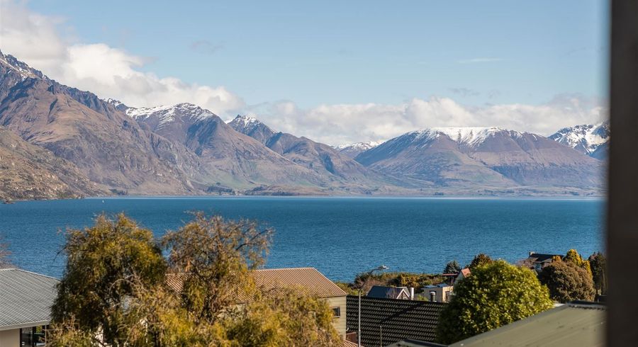  at 18 Poplar Drive, Kelvin Heights, Queenstown