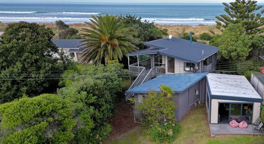  at 33 Blue Pacific Parade, Riversdale Beach, Masterton