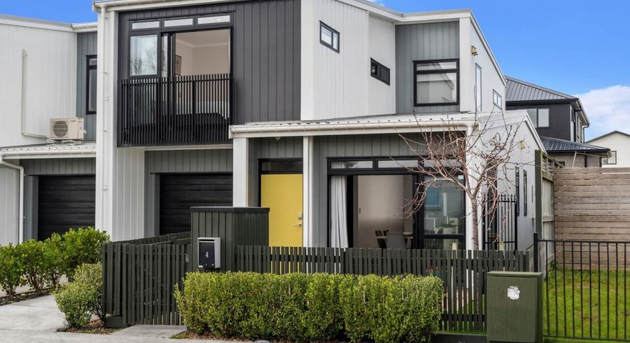  at 4 Nohoanga RD, Rosehill, Papakura