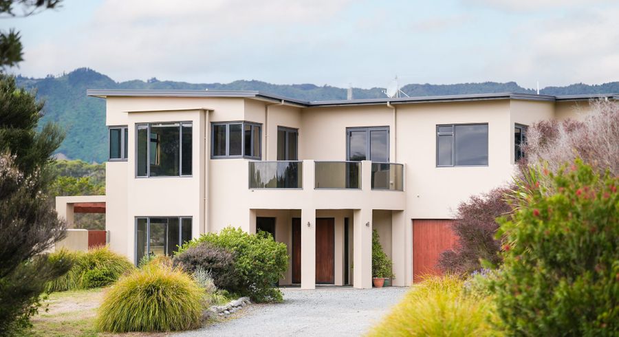 at 114 Rutherford Drive, Waikanae Beach, Kapiti Coast, Wellington