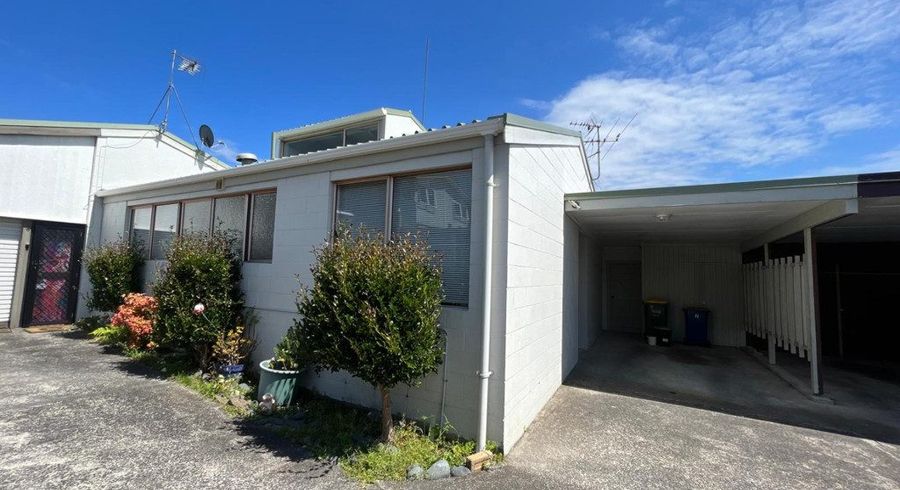  at 2/40 Bodi Place, Te Atatu South, Waitakere City, Auckland