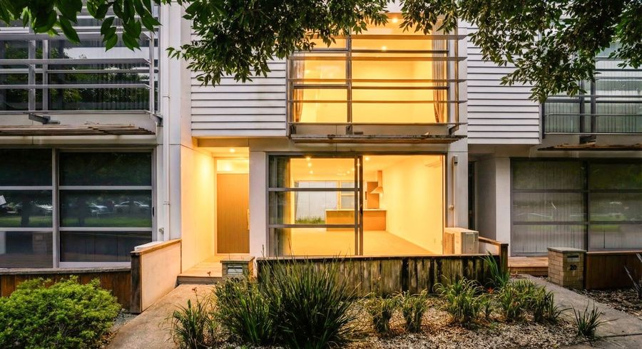  at 18 Kauri Drive, Takanini, Papakura, Auckland