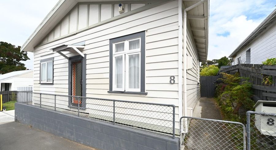  at 8 Chaucer Road South, Hospital Hill, Napier