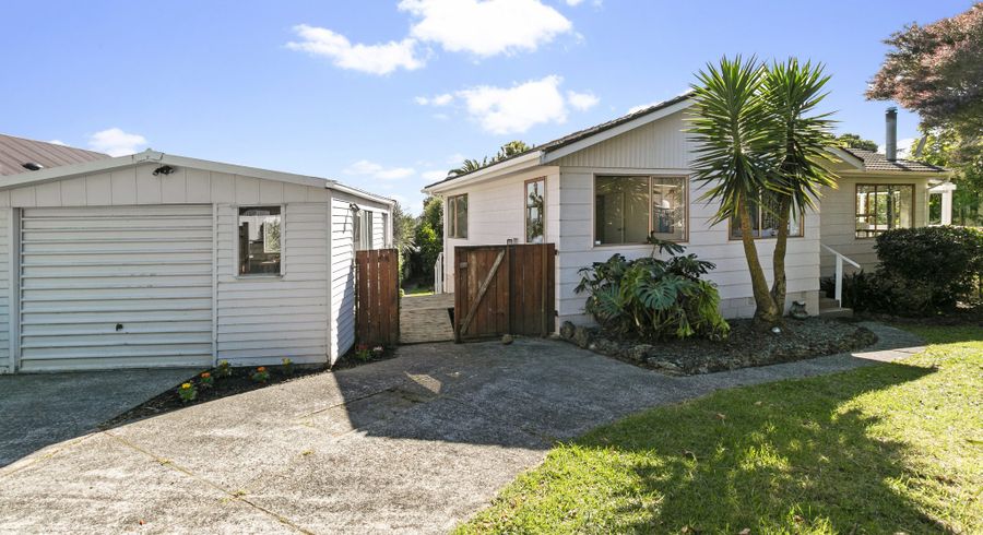  at 14 George Herring Place, Glen Eden, Waitakere City, Auckland