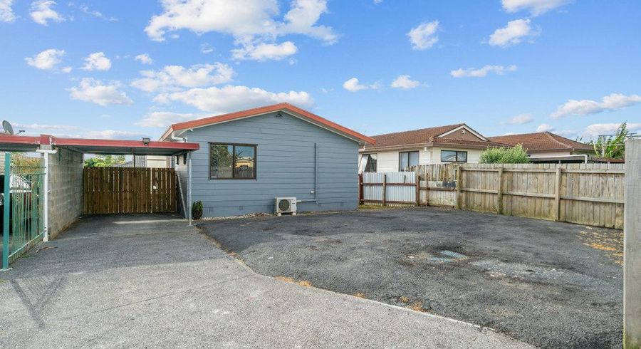  at 2/24 Norrie Smith Avenue, Flat Bush, Manukau City, Auckland