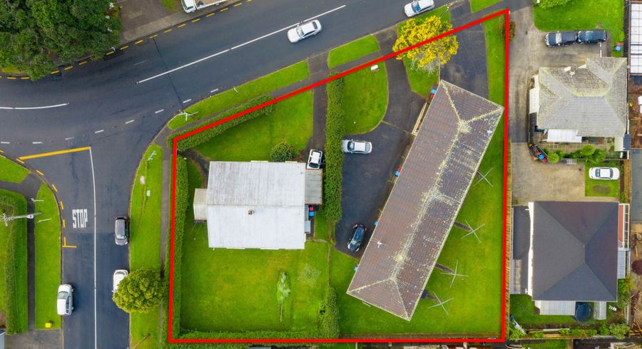  at 21 Hayr Road, Three Kings, Auckland